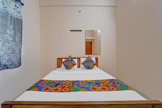 FabHotel Praneeth Residency - 9