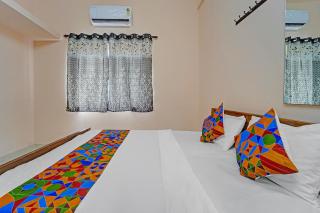 FabHotel Praneeth Residency - 8