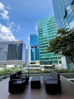 Best Loc Uptown Mall linked,2-Bed 1Br Fast WiFi - Manila - 1