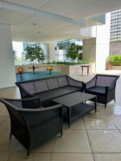 Uptown Mall Linked 1BR 2 Beds Best Value BGC - 7