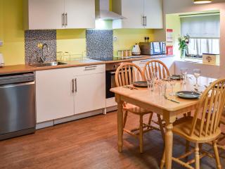 The Pool House - Uk48229 - 7