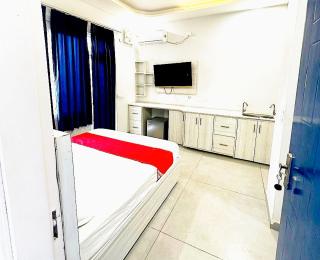 SUNNY LUXURIOUS STAY - Comfort with Luxury Feel - Near LPU & Phagwara - 8
