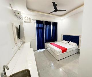 SUNNY LUXURIOUS STAY - Comfort with Luxury Feel - Near LPU & Phagwara - 4