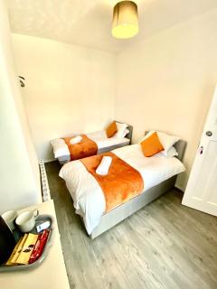Anfield Three Bedroom House I Long Stay Welcome - Liverpool - 4