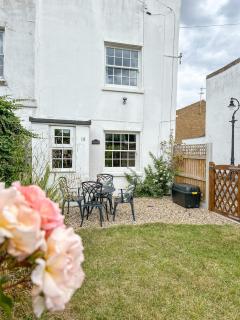 Canterbury Oasis - Modern 2-Bed Home with FREE Parking - Canterbury - 2