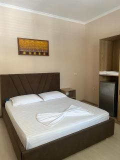 Enzo Hotel near Lake Tirana - 4