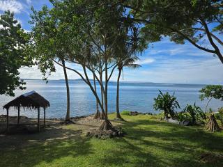 Angels Beachhouse - Beachfront, fast internet, Queen beds, new owners - Port Vila - 2