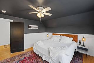 4-Bedroom Downtown Main St , great location! - 1