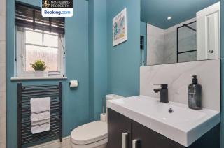 Modern 2BDR House By Homebird Property Management Short Lets & Serviced Accommodation Leeds With Private Parking & Free WiFi - Leeds - 8