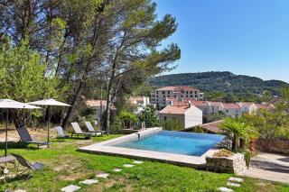 Altinea - Family Home with Infinity Pool - 5