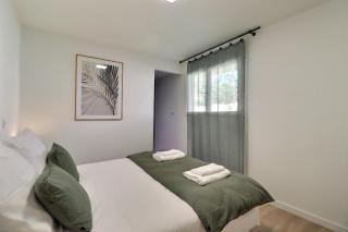 Altinea - Family Home with Infinity Pool - 4