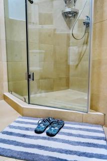 Cozy Luxe Haven Lakeside Condo in Entebbe - Entebbe - 7