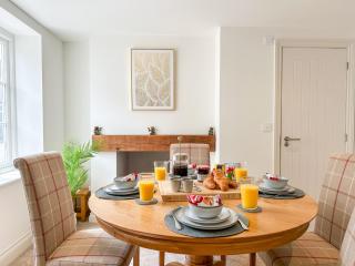 Modern Canterbury 3 Bedroom Townhouse - Pets Welcome & Free Parking - Canterbury - 1