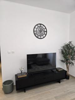 2bhk Canal View near Ferrari World and Sea World - Abu Dhabi - 3