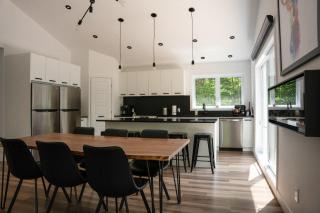 Spa and Lakefront - Oasis des chutes - 5