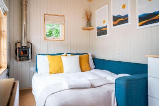 Ailsa- Enchanting Tiny House with wood burner and hot tub in Cairngorms - 3