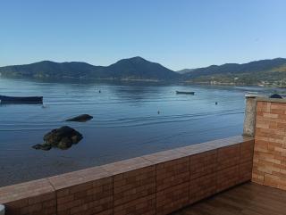 Casa de frente ao mar Enseada de Brito - 8