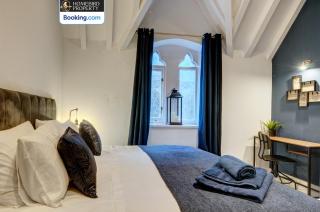 Large 6BDR House By Homebird Property Management Short Lets & Serviced Accommodation Leeds With Secured Parking & Garden Area - Leeds - 3