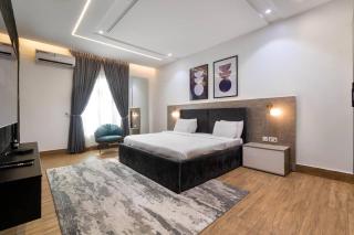 Exclusive 3 Bedroom apartments with pool and high grade amenities - 3