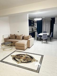 Urban Luxe Apartment - 1