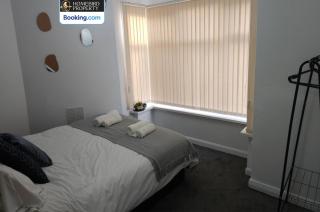 5 Bedroom House By Homebird Property Management Short Lets & Serviced Accommodation Leeds With Free Parking & Garden - Leeds - 8