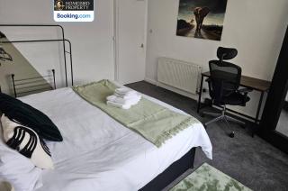 5 Bedroom House By Homebird Property Management Short Lets & Serviced Accommodation Leeds With Free Parking & Garden - Leeds - 5