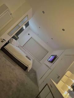 Luxeliving The Larch Residence - High Hazels - 2