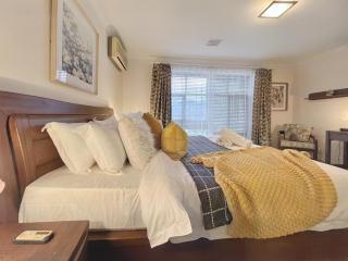 No 58 Bright & Spacious 4-Bedroom Home - 8