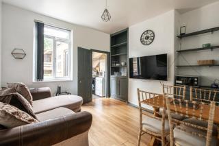 Eat, Stroll, Stay in a Spacious 4-Bed Home in Sheffield - Sheffield - 8
