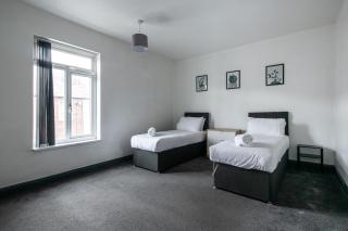 Eat, Stroll, Stay in a Spacious 4-Bed Home in Sheffield - Sheffield - 2