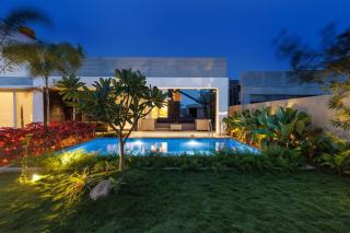 The Garden Stay by StayJadePrivate PoolHuge Lawn - 1