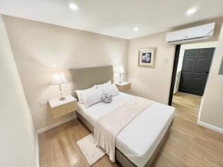Tiffany's Suites Modern Caribbean Apartment - 2