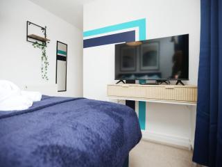 Elegant -3 BDR-Contractor Friendly -Parking-HinkleyTA6 - 6