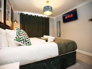 Elegant -3 BDR-Contractor Friendly -Parking-HinkleyTA6 - 4
