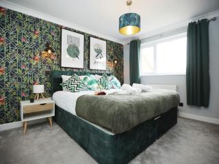 Elegant -3 BDR-Contractor Friendly -Parking-HinkleyTA6 - 9