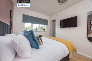 4 Cozy Double Bedroom House By Homebird Property Management Short Lets & Serviced Accommodation Leeds With Private Parking & Free WiFi - Leeds - 8