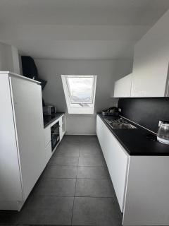 4 Schlafzimmer, Nahe Flughafen und Messe Stuttgart - 0