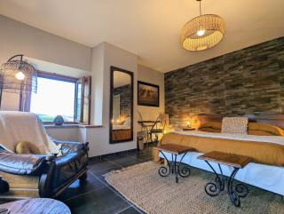 Le clos des pierres rouges - 1