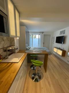 Studio spacieux avec terrasse privée, clim et parking payants - Bagneux - 7