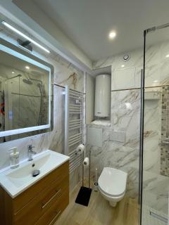 Studio spacieux avec terrasse privée, clim et parking payants - Bagneux - 4