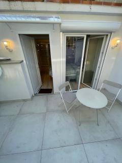 Studio spacieux PS3-2 avec terrasse privée, clim et parking payants - 1