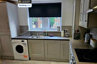 Welcoming 2Bedroom Apartment By Homebird Property Management Short Lets & Serviced Accommodation Harrogate With Free Parking - Harrogate - 9
