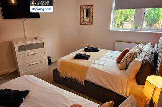 Welcoming 2Bedroom Apartment By Homebird Property Management Short Lets & Serviced Accommodation Harrogate With Free Parking - Harrogate - 1