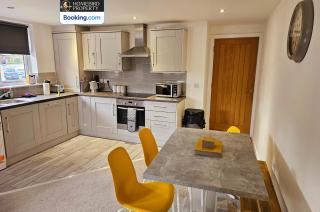 Welcoming 2Bedroom Apartment By Homebird Property Management Short Lets & Serviced Accommodation Harrogate With Free Parking - Harrogate - 3