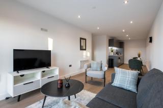 1 BR Flat Prime Spot Near Station, Shops & Culture - 3