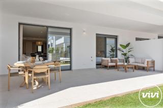 ViVi Homes - Lani - Terrace - pool - garden - 5