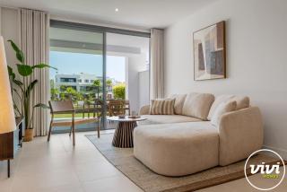 ViVi Homes - Lani - Terrace - pool - garden - 2