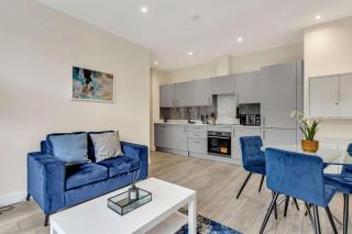 New Modern London 2 Bed Long Stays Welcome with Parking - Cheam - 0