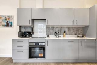 New Modern London 2 Bed Long Stays Welcome with Parking - Cheam - 8
