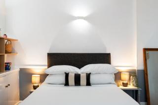 Modern Seaside Studio | Perfect Beach Escape - 8